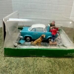 Lemax Country Garden Tune Up Table Accent 03840 Vintage Car Dog Figures